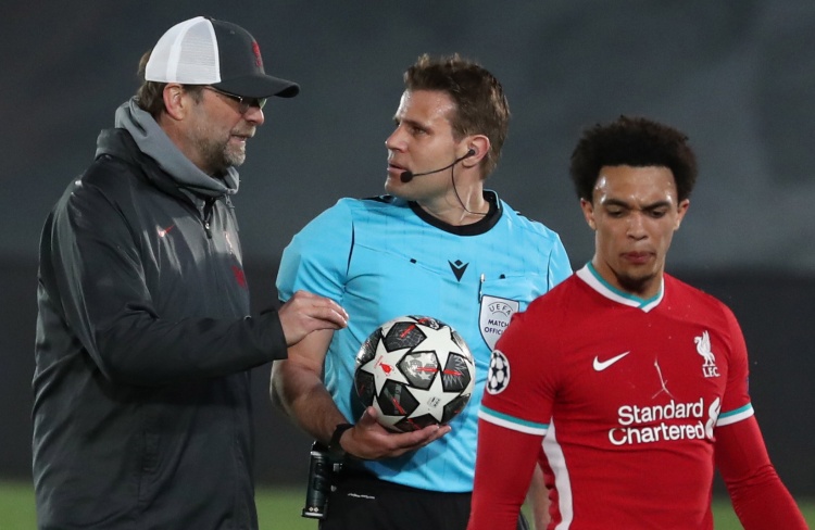 马拉多纳的心脏现位于警察局的病理解剖学部门，受到安全保护（马拉多纳心脏由警方法医部门保管，安保严密）