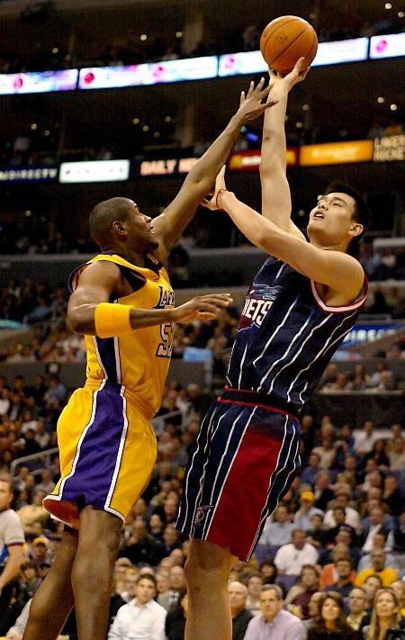 媒体人：中国女足有必要请洋帅吗，面上是孙雯管，实际是谁？（媒体人质疑：中国女足是否该聘请外籍主帅？表面由孙雯主管，真正拍板者是谁？）