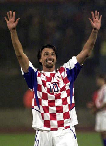 本赛季当艾顿作为最近防守人时，对手命中率下降12.9%（本季艾顿作为最近防守者时，对手命中率被压低12.9%）