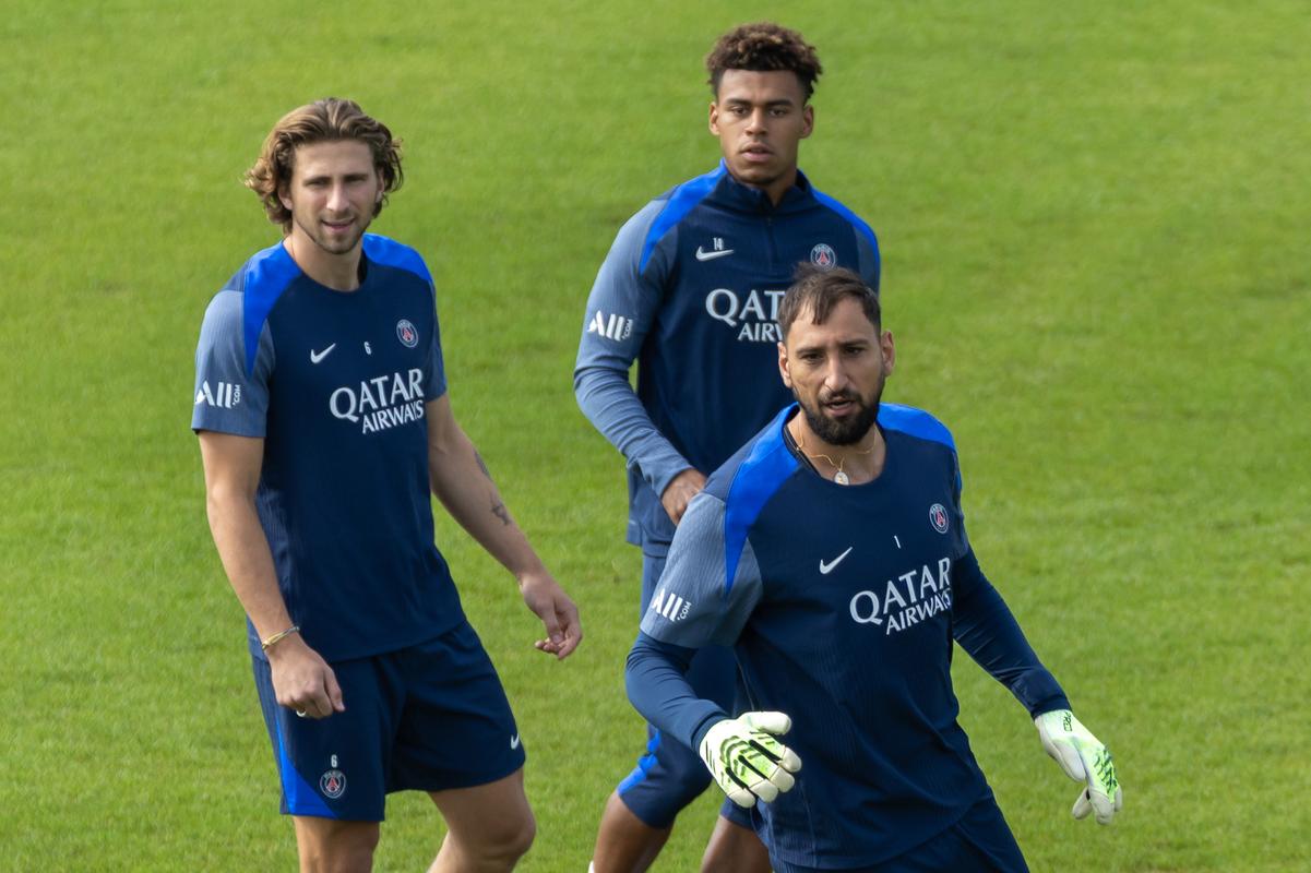 埃贝尔：努贝尔今天有一两次失误，但他依然是一名杰出的门将（埃贝尔力挺努贝尔：虽有一两次失误，仍是杰出门将）