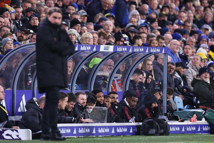 邮报：奥纳纳和埃托奥长期有矛盾；姆伯莫预计是喀麦隆新队长（报道：奥纳纳与埃托奥积怨已久，姆伯莫有望出任喀麦隆新队长）