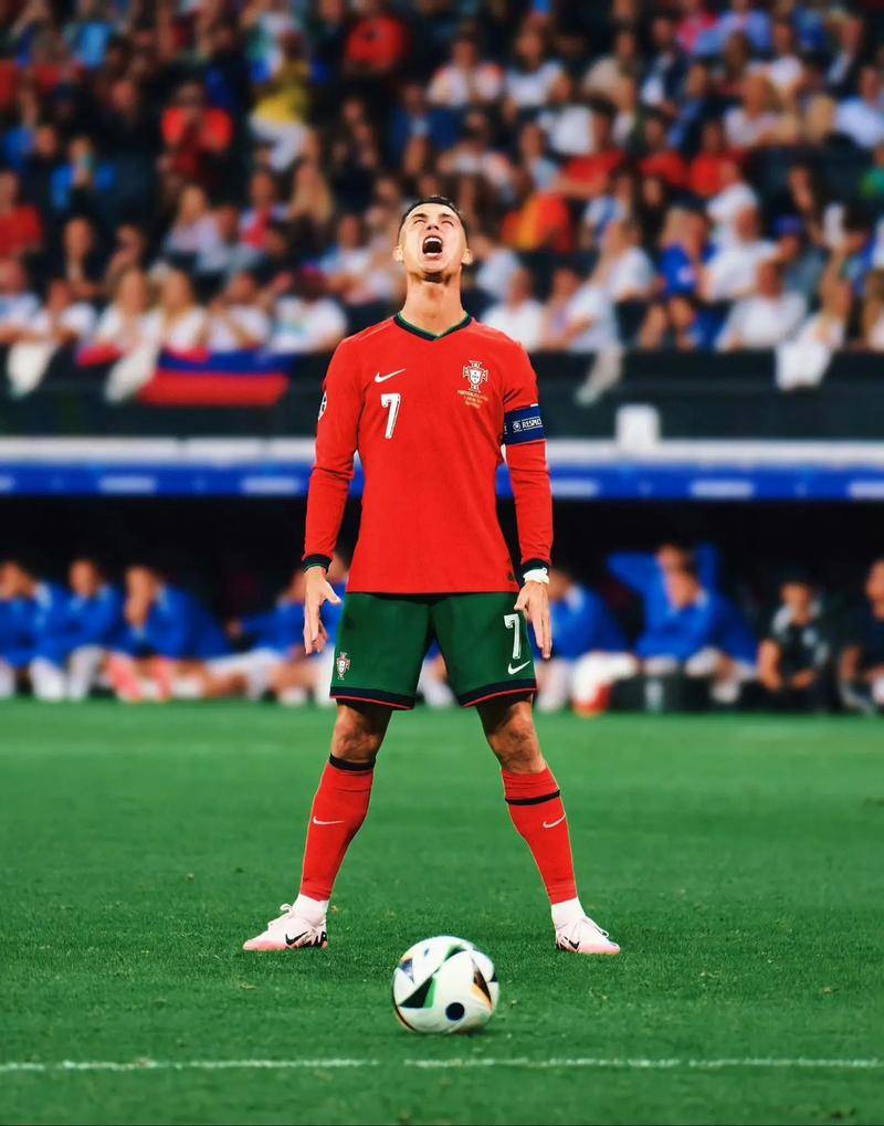 诺伊尔：我们一直在优化战术；对阵大巴黎会是五五开的比赛（诺伊尔：战术持续优化；战巴黎圣日耳曼胜负各半）