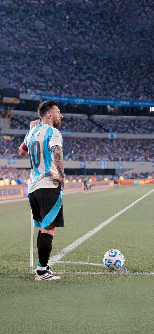 记者：穆西亚拉将在1月6日对阵萨尔茨堡红牛的热身赛复出（报道：穆西亚拉将于1月6日对阵萨尔茨堡红牛的热身赛中复出）