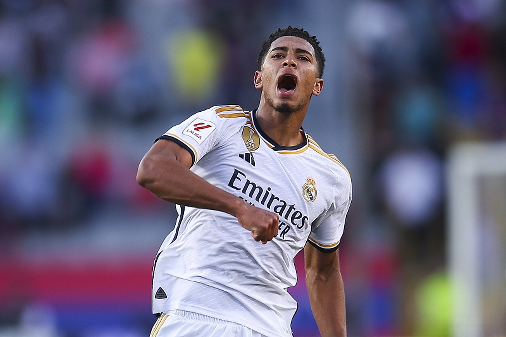 北京市足协贺信：国安用金灿灿的奖杯回应了首都广大球迷的期待（北京足协发贺信：国安以金杯兑现首都球迷的期盼）