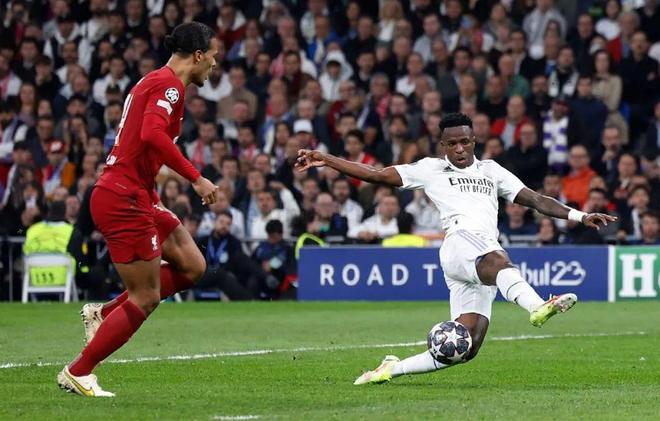 大胜33分！广东男篮晋级八强，“小胡金秋”表现出彩（轰赢33分！广东男篮挺进八强，“小胡金秋”闪耀全场）