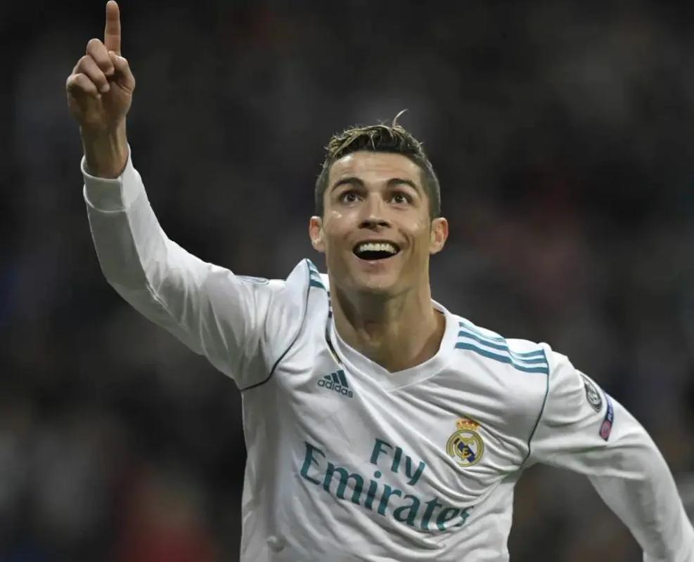 欧冠半场：派尚扳平，格林伍德反超，马赛暂2-1圣吉罗斯