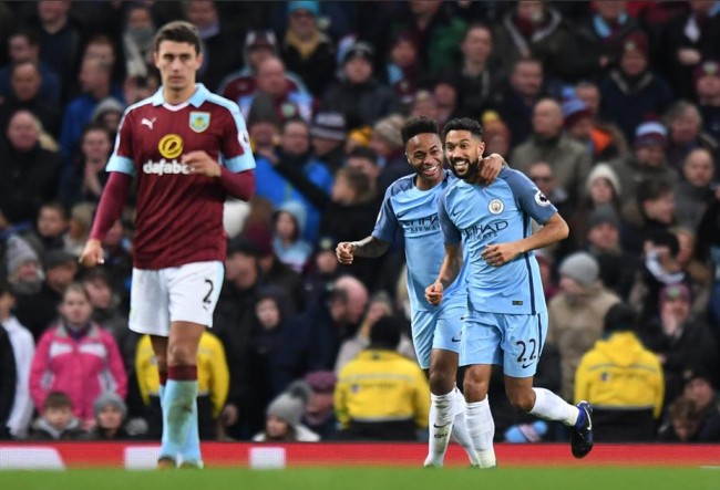 队报球迷票选2025年度11人：中前场巴萨占3席，锋线姆巴佩+登贝莱（队报球迷评选2025年度最佳11人：巴萨中前场占三席，锋线姆巴佩联手登贝莱）