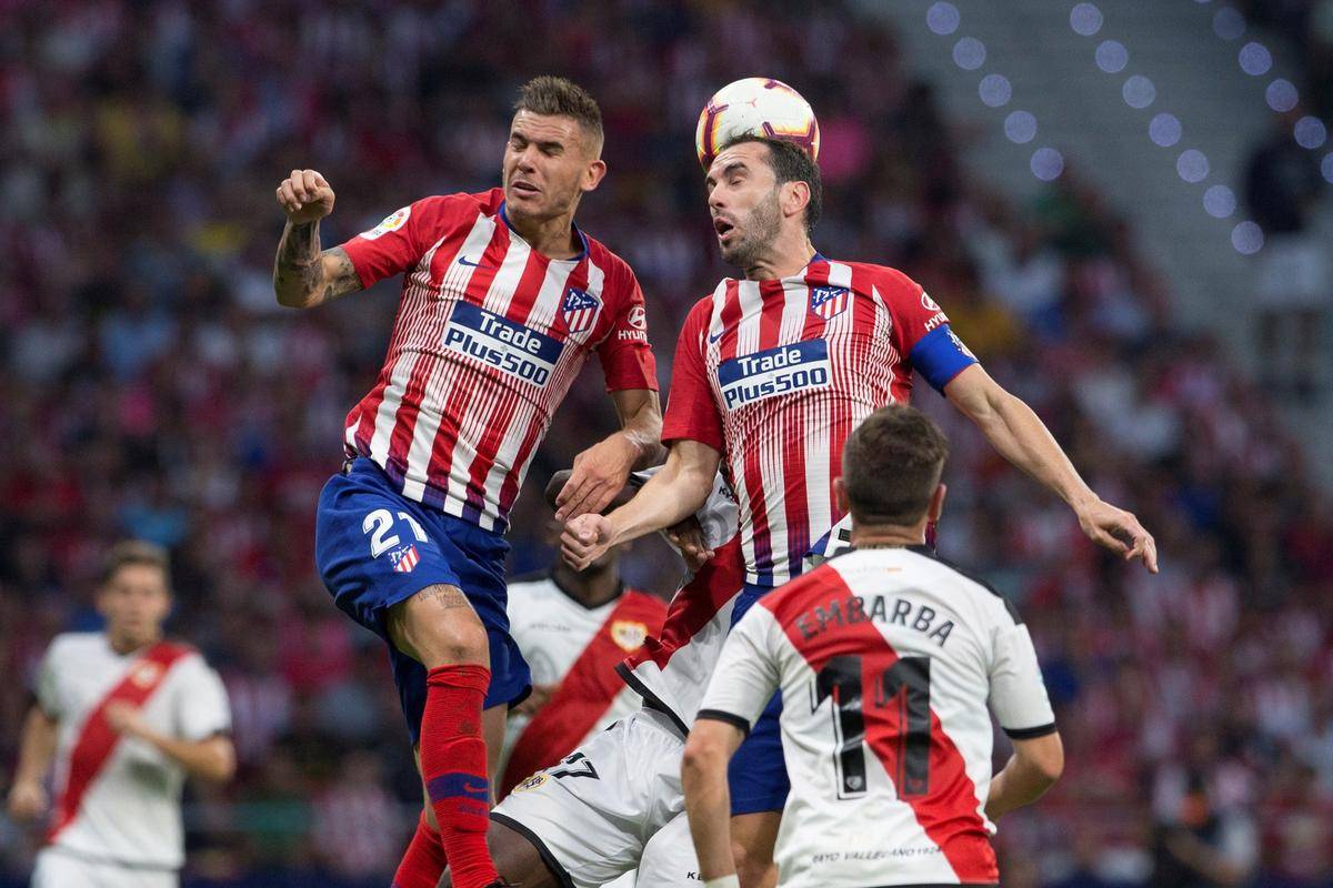 尤文vs卡利亚里首发：弗拉霍维奇领衔！伊尔迪兹、小图拉姆在列（尤文战卡利亚里首发出炉：弗拉霍维奇领衔，伊尔迪兹、小图拉姆入选）