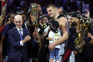 巴黎官方：姆巴佩隐瞒不续约决定，漠视了俱乐部财务健康（巴黎圣日耳曼：姆巴佩未披露拒绝续约，忽视俱乐部财务稳定）