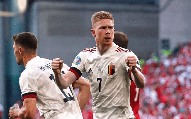 利物浦2-2热刺欧冠小组赛焦点战（欧冠小组赛焦点对决： 利物浦2-2战平热刺）