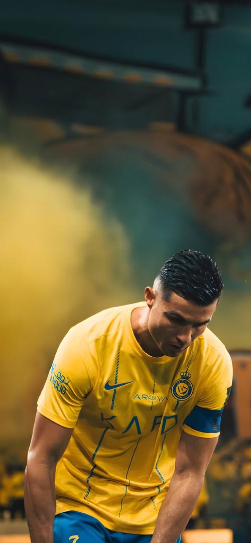 每体：法国球迷和名宿对姆巴佩在受伤离队后前往迪拜度假不满（每体：姆巴佩伤退后赴迪拜度假引法国球迷与名宿不满）